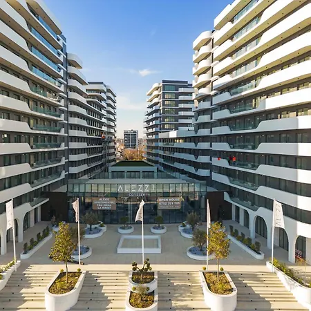 La Bella In Odyssey Pools Parking Năvodari